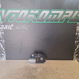 Peugeot 5008 2010 motorček strešnega okna 2223284