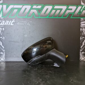 Renault Captur 2018 desno ogledalo