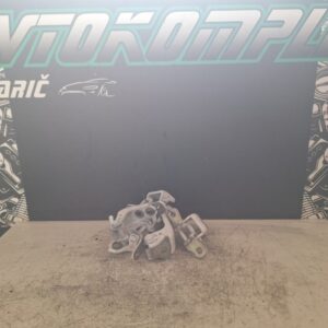 Renault Captur 2020 nosilec vrat 1806R