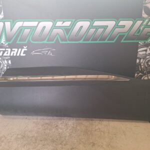 Renault Captur 2020 okrasna letev vrat zadaj levo 828779913