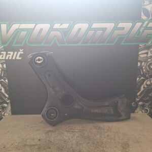 Renault Captur 2020 sprednja leva roka 057733R