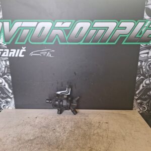 Renault Captur 2020 vodna črpalka termostat 212007967R