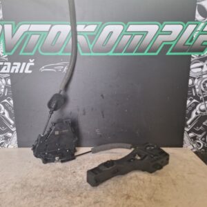 Renault Captur 2020 zaklep ključavnica vrat zadaj levo 825031538R