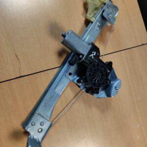 Renault Captur mehanizem za steklo motorček zadaj levo 128001072e