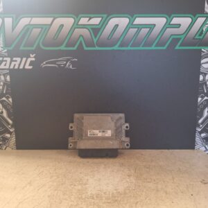 Renault Clio 3 1.2 55kw 2012 motorni računalnik ecu 237101907R