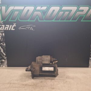 Renault Clio 4 1.5 DCI 60kw 2016 zaganjač 233007689R