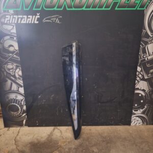 Renault Clio 4 2012 okrasna letev vrat zadaj desno 828762614R