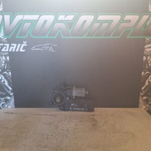 Renault Megane 3 2009 motorček stekla spredaj levo 807310004R