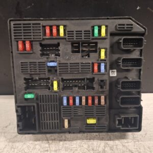 Renault Scenic 3 škatla varovalk 284B69009R