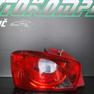 Seat Ibiza 1.2 2008 zadnja leva luč 6J4945111H