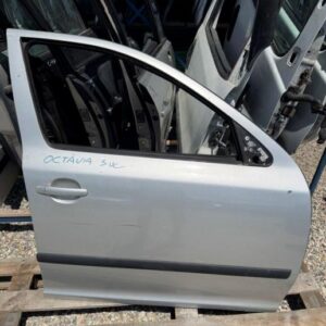 Škoda Octavia 2007 sprednja desna vrata