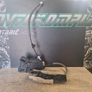 Škoda Octavia 2017 zaklep ključavnica vrat spredaj levo 5E1837015A