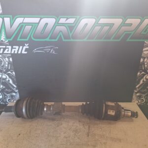 Toyota RAV4 2.2D 100kw 2008 leva polos polosovina DA51L