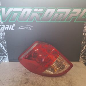 Toyota RAV4 2008 zadnja leva luč