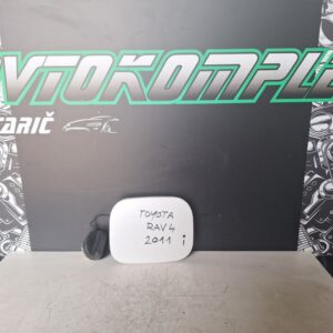 Toyota RAV4 2011 vratca za gorivo pokrov rezervoara