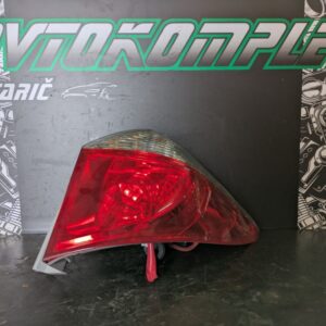 Toyota Verso S 2011 zadnja desna luč 52213