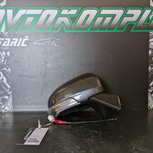 Toyota Verso S 2011 desno ogledalo