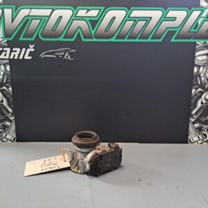 Toyota Yaris 1.0 2006 dušilna loputa 220300q010a