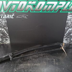 Toyota Yaris 1.5 hibrid 2016 nosilec brisalca roka brisalec