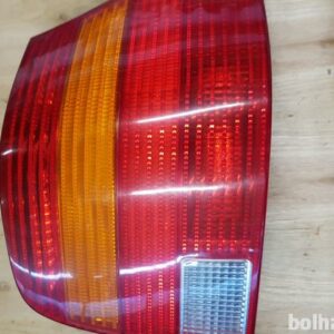 Volkswagen Golf 4 Zadnja Desna Luč
