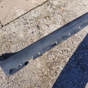 Volvo C30 desni prag 31213351