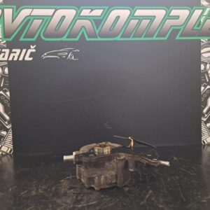 VW Golf 5 1.9 TDI vakumska črpalka 038145209