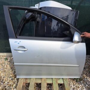 VW Golf 5 2008 sprednja desna vrata