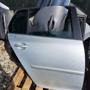 VW Golf 5 2008 zadnja desna vrata