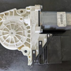 VW Golf 5 motorček za steklo zadaj desno 1k0959704f