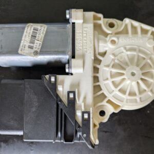 VW Golf 5 motorček za steklo zadaj levo 1k0959703p