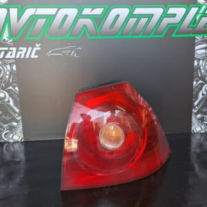 VW Golf 5 zadnja desna luč