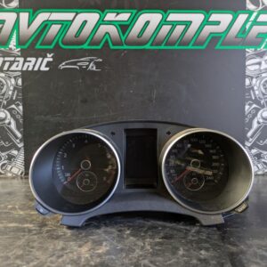 VW Golf 6 1.6 števec 5k0920860d