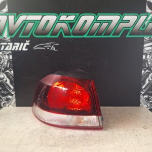 VW Golf 6 2010 zadnja leva luč 5K0945095M