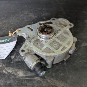 VW Golf 6 vakumska črpalka 03L145100