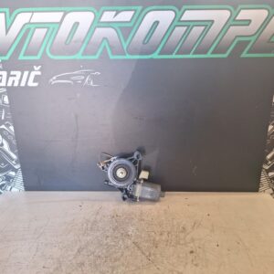 VW Golf 7 2019 motorček stekla spredaj desno E850202102