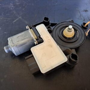 VW Polo 2019 motorček za steklo spredaj levo