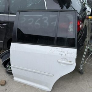 VW Touran 2011 zadnja desna vrata