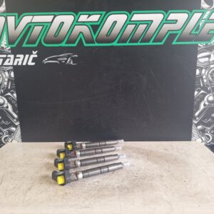 VW Transporter T5 2.0TDI 84kw 2013 injektor diza šoba 03L130277C