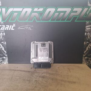 VW Transporter T5 2.5TDI motorni računalnik ecu 070906016CB