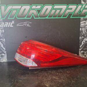 Hyundai i40 2013 Zadnja leva luč 924023Z0