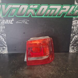VW Touran 2012 Zadnja desna luč