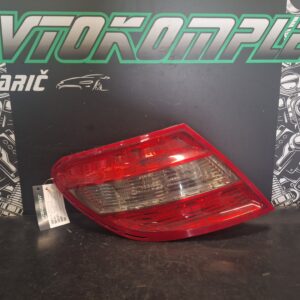 Mercedes C W204 2009 Zadnja leva zunanja luč 2048202964L